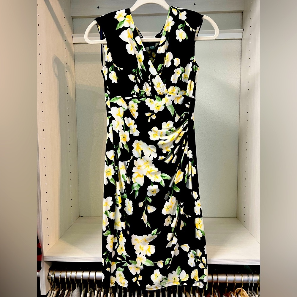 Beautiful and flattering Ralph Lauren dress